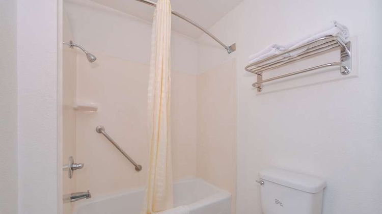 Americas Best Value Inn-Rialto Room
