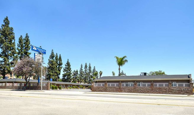 Americas Best Value Inn & Suites Exterior