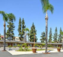 Americas Best Value Inn & Suites Exterior