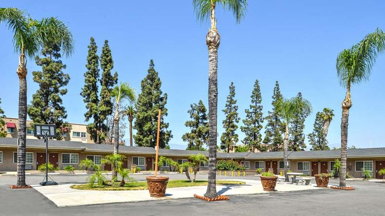 <b>Americas Best Value Inn & Suites Exterior</b>. Images powered by <a href="https://iceportal.shijigroup.com/" title="IcePortal" target="_blank">IcePortal</a>.