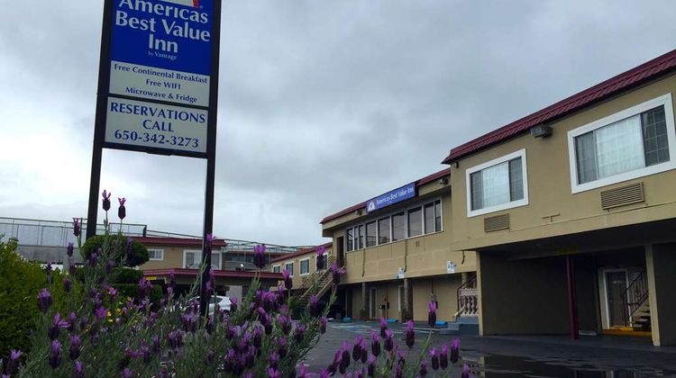 Americas Best Value Inn San Mateo Exterior
