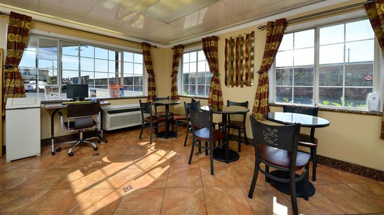 Americas Best Value Inn San Mateo Lobby