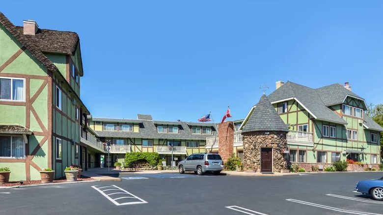 <b>Svendsgaard's Danish Lodge-Americas Best Exterior</b>. Images powered by <a href="https://iceportal.shijigroup.com/" title="IcePortal" target="_blank">IcePortal</a>.