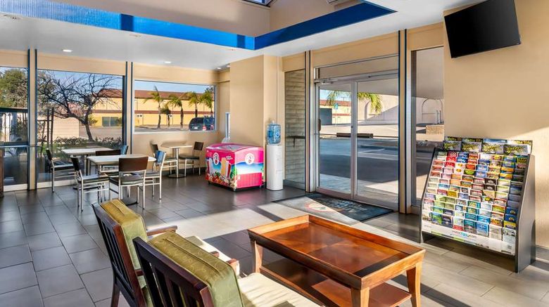 <b>Americas Best Value Inn Lobby</b>. Images powered by <a href="https://iceportal.shijigroup.com/" title="IcePortal" target="_blank">IcePortal</a>.