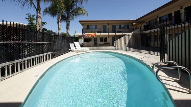 Americas Best Value Inn Visalia Exterior