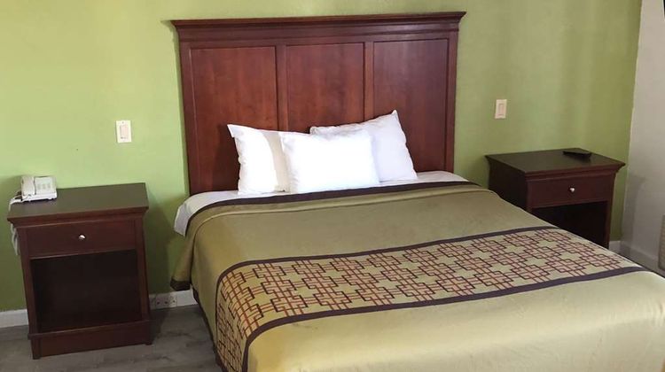Americas Best Value Inn Visalia Room