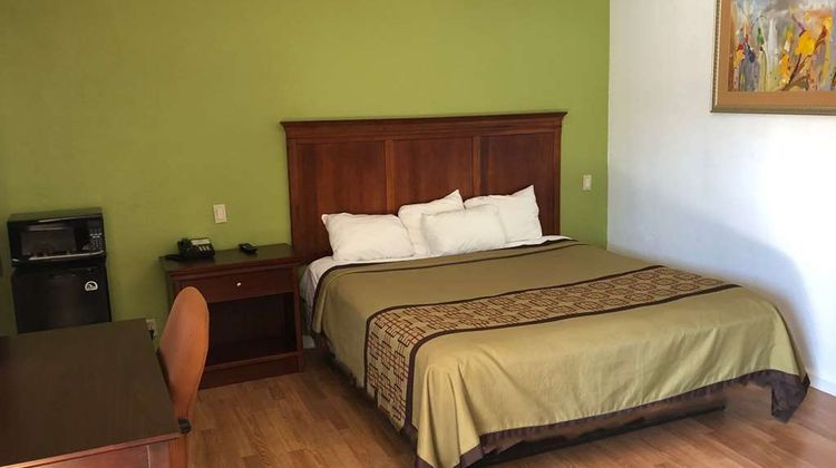 Americas Best Value Inn Visalia Room