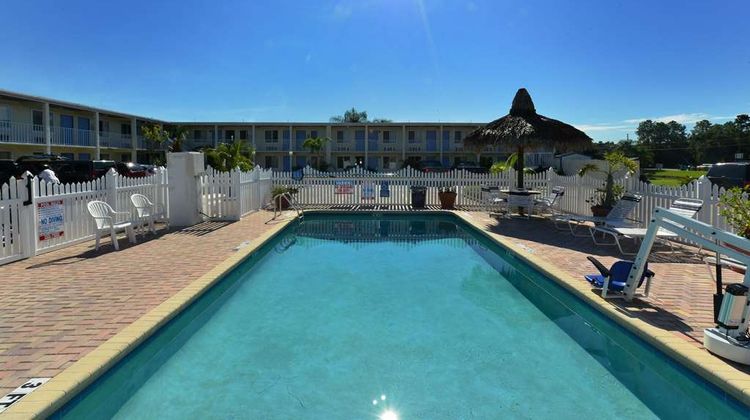 Americas Best Value Inn Bradenton Pool