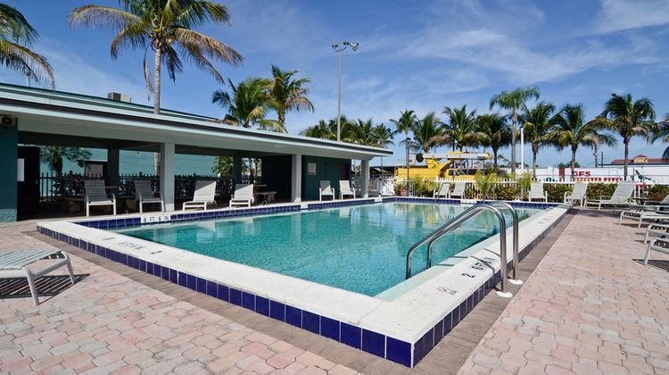 Americas Best Value Inn Fort Myers Pool