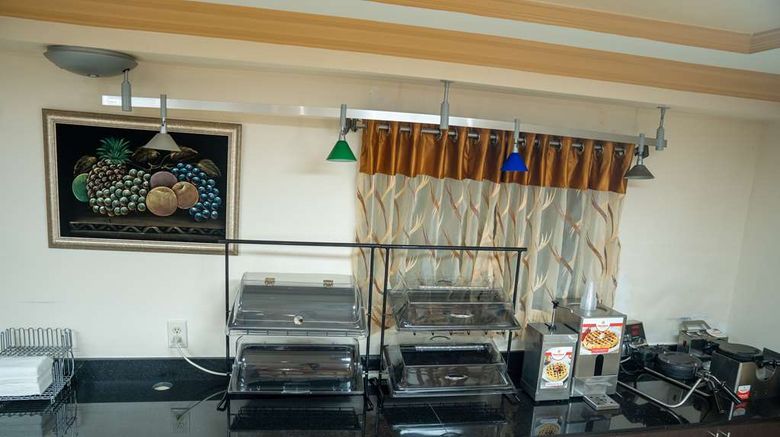 <b>Americas Best Value Inn Fort Myers Restaurant</b>. Images powered by <a href="https://iceportal.shijigroup.com/" title="IcePortal" target="_blank">IcePortal</a>.