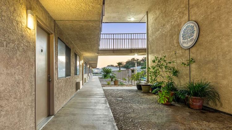 Americas Best Value Inn Exterior