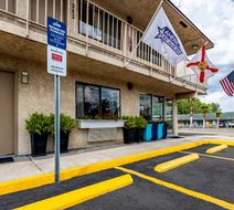 Americas Best Value Inn Exterior