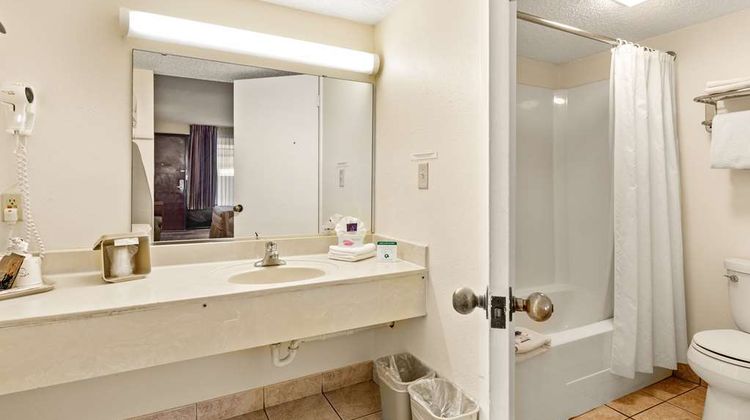 Americas Best Value Inn - Ocean Inn Room