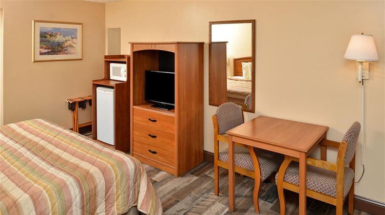 Americas Best Value Inn - Ocean Inn Room