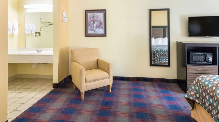 Americas Best Value Inn Suite