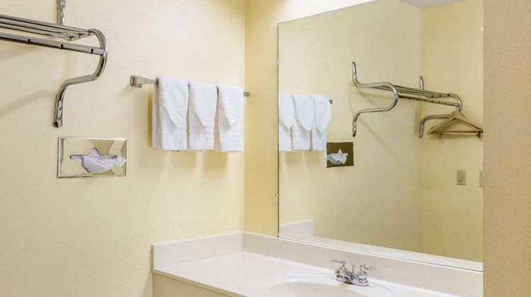 Americas Best Value Inn Suite
