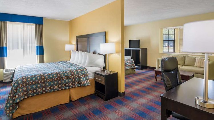 Americas Best Value Inn Suite