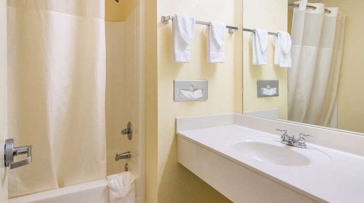 Americas Best Value Inn Room