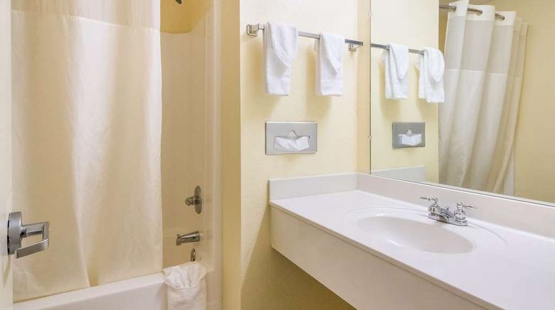 <b>Americas Best Value Inn Room</b>. Images powered by <a href="https://iceportal.shijigroup.com/" title="IcePortal" target="_blank">IcePortal</a>.