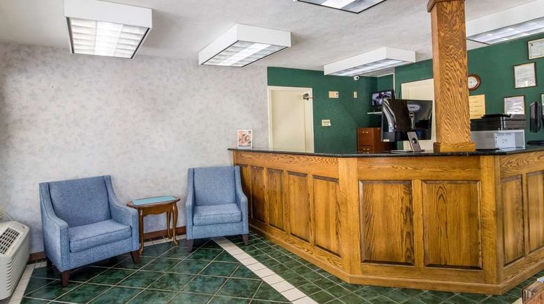 <b>Americas Best Value Inn Lobby</b>. Images powered by <a href="https://iceportal.shijigroup.com/" title="IcePortal" target="_blank">IcePortal</a>.