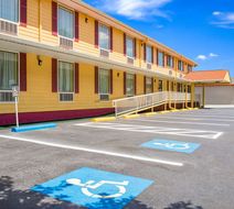 Americas Best Value Inn Exterior