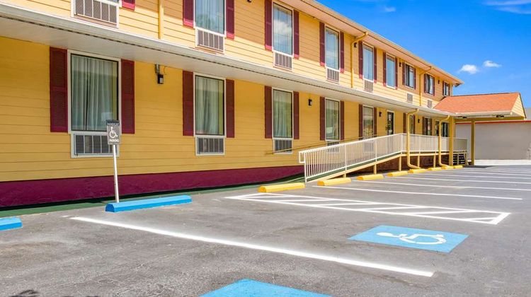 Americas Best Value Inn Exterior