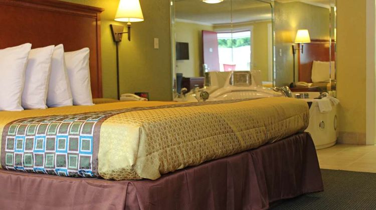 Americas Best Value Inn & Suites Suite