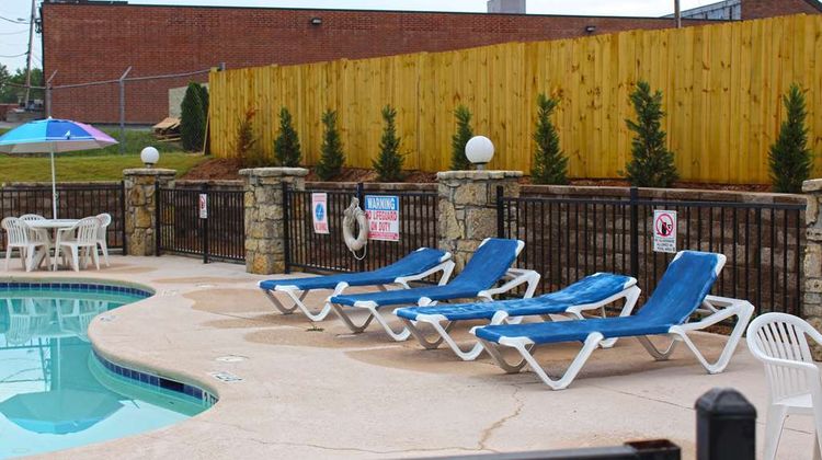 Americas Best Value Inn & Suites Pool