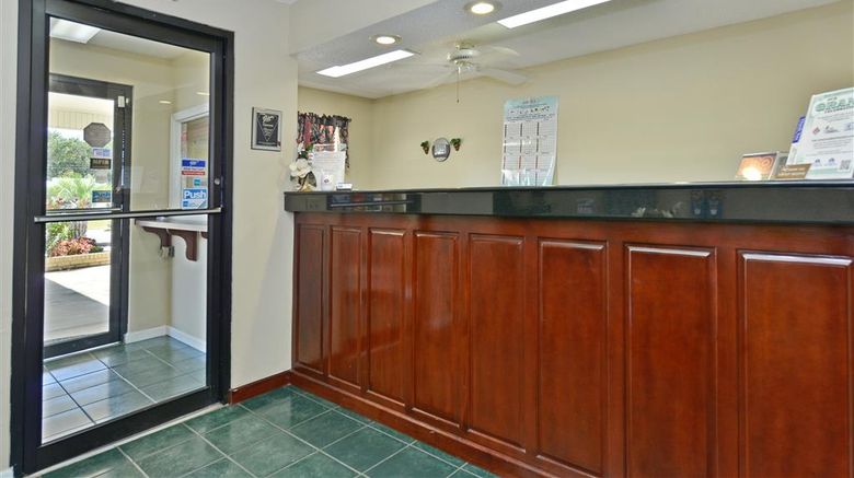 <b>Americas Best Value Inn Lobby</b>. Images powered by <a href="https://iceportal.shijigroup.com/" title="IcePortal" target="_blank">IcePortal</a>.