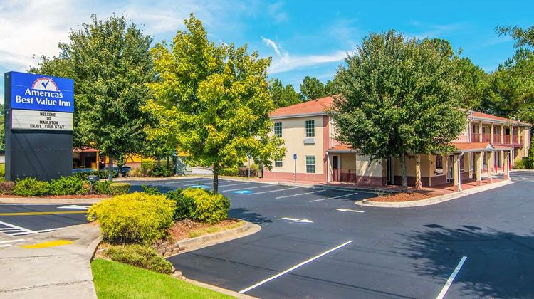Americas Best Value Inn & Suites Exterior