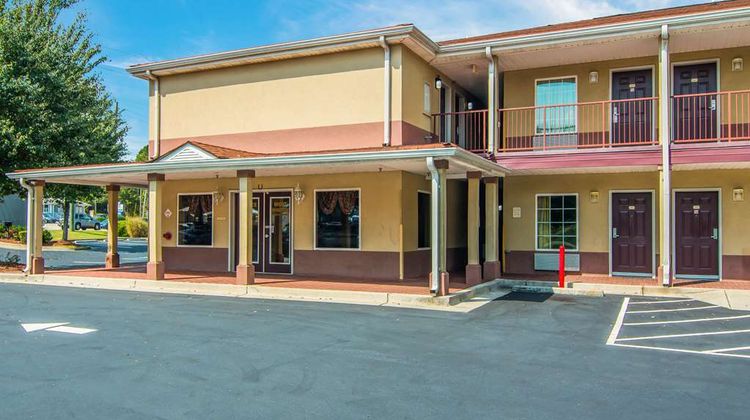 Americas Best Value Inn & Suites Exterior