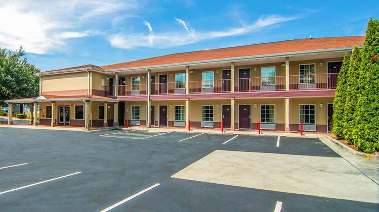 Americas Best Value Inn & Suites Exterior