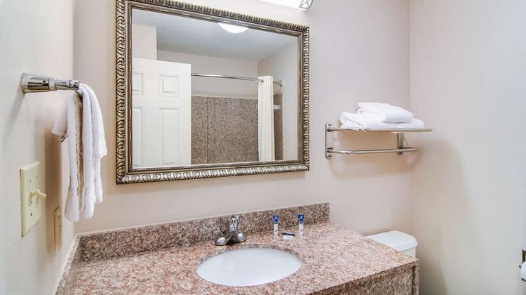 Americas Best Value Inn & Suites Room