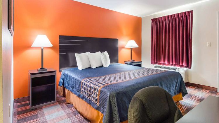 Americas Best Value Inn & Suites Room