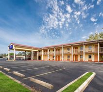 Americas Best Value Inn Montezuma Exterior