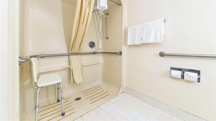 Americas Best Value Inn & Suites Room