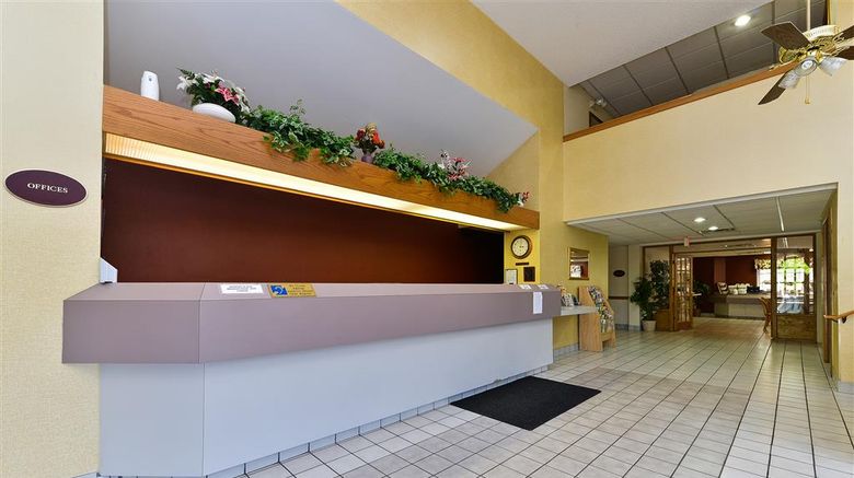 <b>Americas Best Value Inn & Suites Lobby</b>. Images powered by <a href="https://iceportal.shijigroup.com/" title="IcePortal" target="_blank">IcePortal</a>.