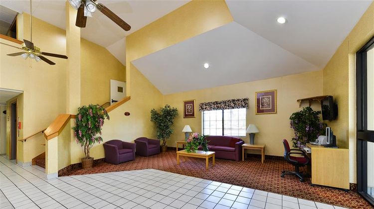 Americas Best Value Inn & Suites Lobby
