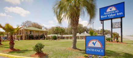 Americas Best Value Inn of Savannah Exterior
