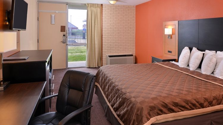 Americas Best Value Inn Collinsville Room