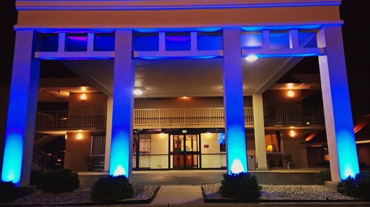 Americas Best Value Inn Collinsville Exterior