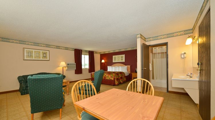 Americas Best Value Inn Suite