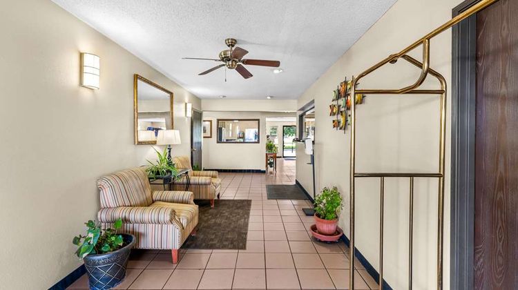 Americas Best Value Inn Lobby