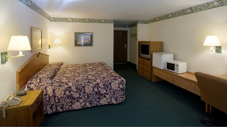 Americas Best Value Inn Room