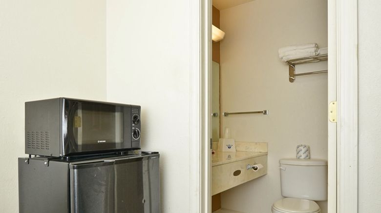 <b>Americas Best Value Inn Room</b>. Images powered by <a href="https://iceportal.shijigroup.com/" title="IcePortal" target="_blank">IcePortal</a>.