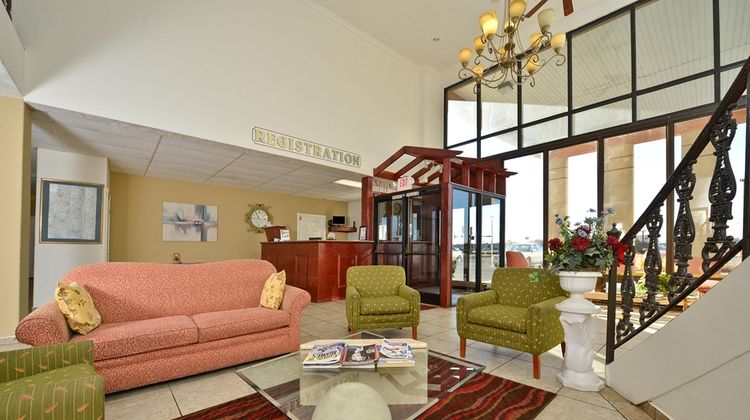 Americas Best Value Inn Lobby