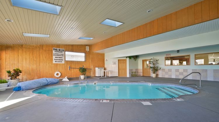 Americas Best Value Inn Pool