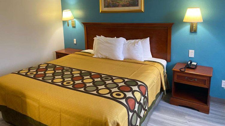 Americas Best Value Inn Room