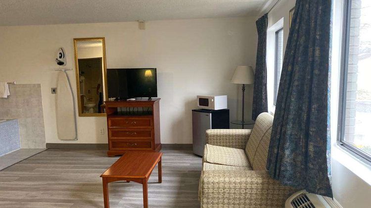 Americas Best Value Inn Suite