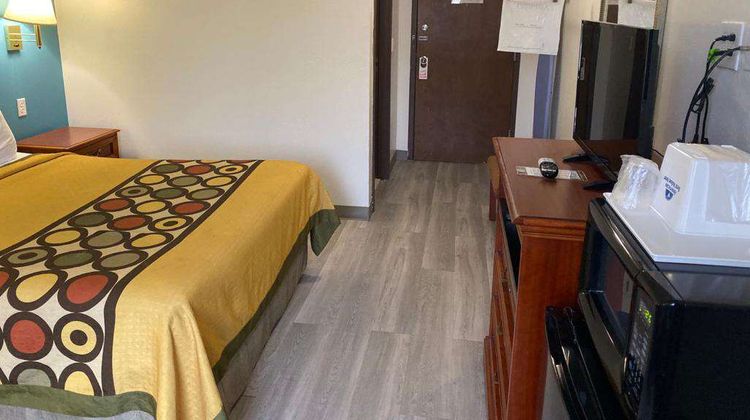 Americas Best Value Inn Room